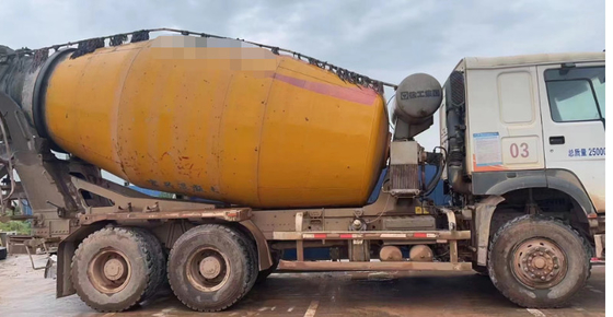 XCMG gebruikte betonmixervrachtwagen 12m3 XZJ5250GJBA1 2015-model