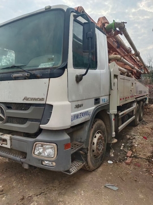 2012 ZoomLion 49M Gebruikte betonnen pomptruck binnen Benz chassis