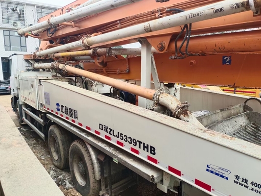 2012 ZoomLion 49M Gebruikte betonnen pomptruck binnen Benz chassis